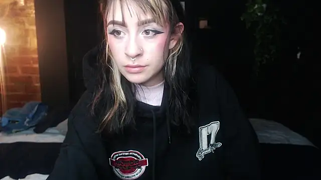melodyygirl_ live cam on StripChat