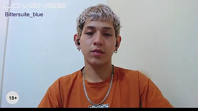 bittersuite_blue live cam on StripChat