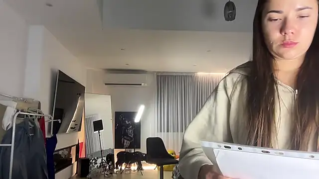 Mika_Miller webcam