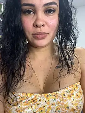 FOX_LATINA live cam on StripChat