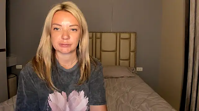 Jenniferlopes live cam on StripChat