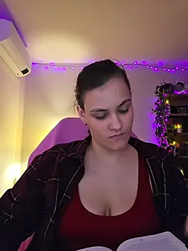 MiaRides19 live cam on StripChat