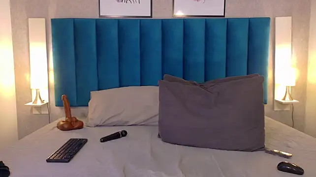 Madisonsmiith live cam on StripChat
