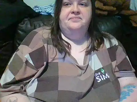 CurvyKirstiesX live cam on StripChat