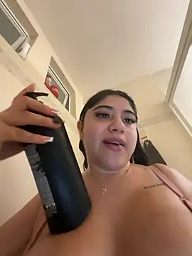 Monica17 live cam