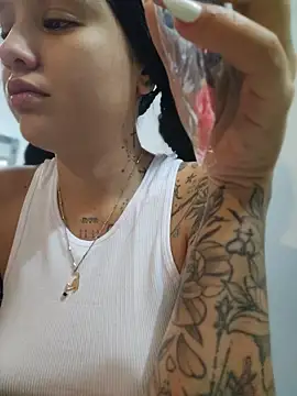 LorenRosse live cam on StripChat
