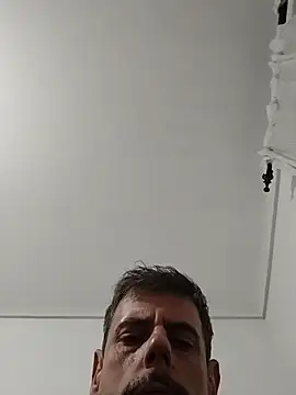 leo_pt_BR live cam on StripChat
