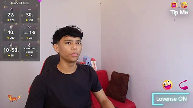 Little_Twink19x live cam on StripChat