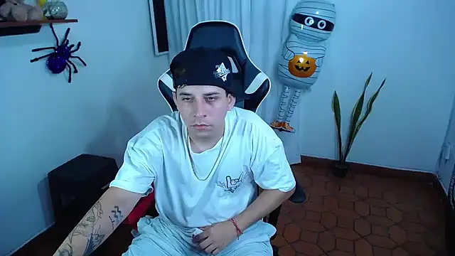 420Liam live cam on StripChat