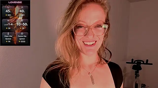 britteebee (F milf) - squirt or ride dildo ass facing cam