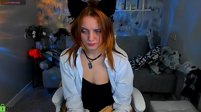 Alisa_Laurent live cam on StripChat