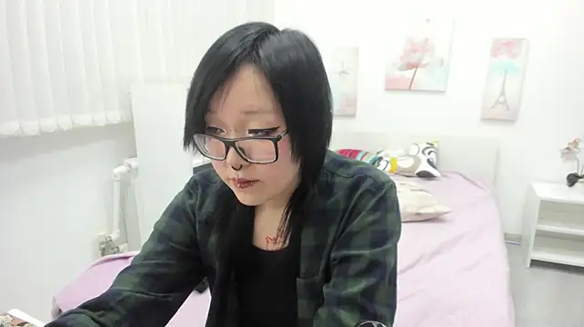 Cute__Kiko live cam on StripChat