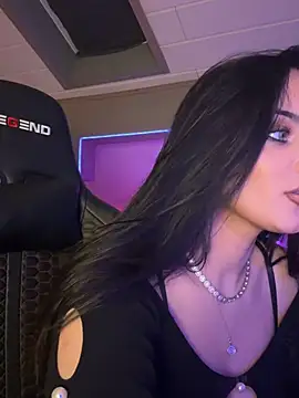 LunnaVey live cam on StripChat