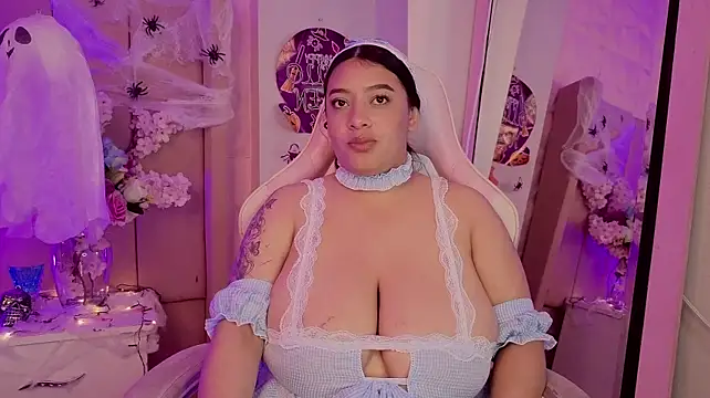 MollyBigBoobs12