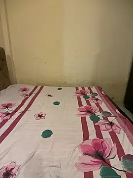NaughtyZoya live cam on StripChat