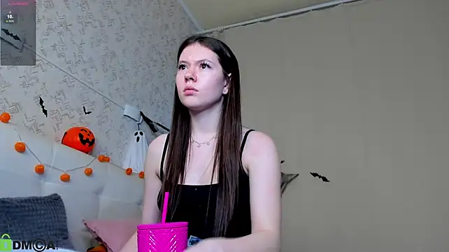 Nicole_Charm