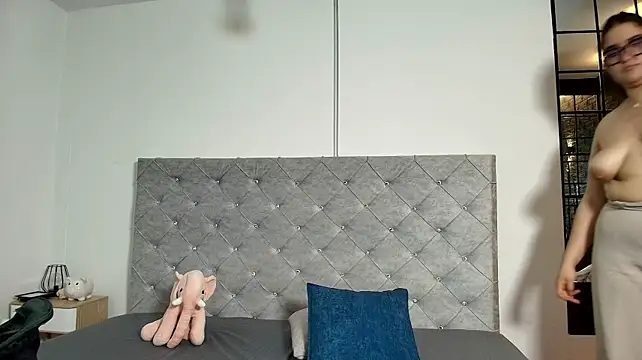 Kyle_Divine live cam on StripChat