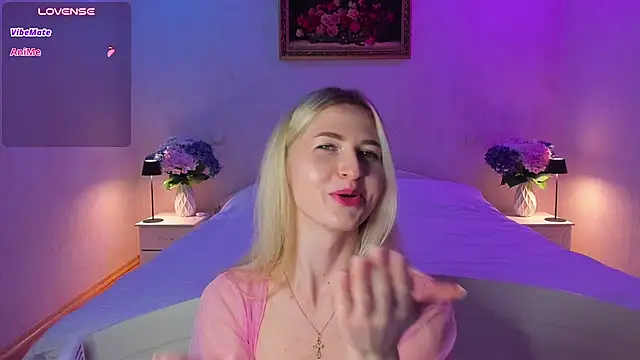 Julie_Blaze live cam on StripChat