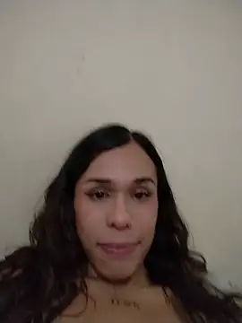 pretty_ariiel live webcam