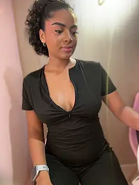 CarlyMonroe_1 live cam on StripChat