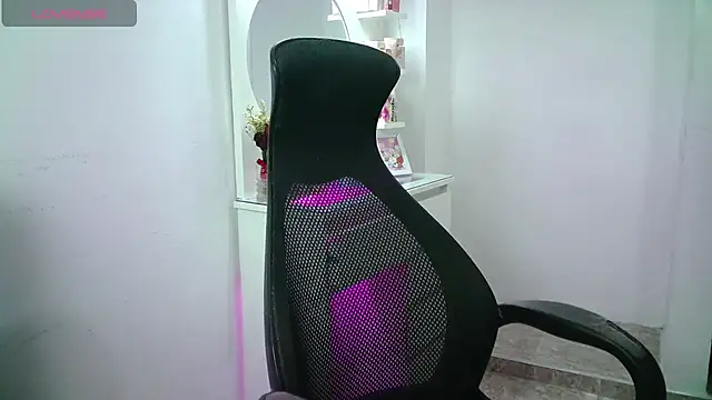 aineangeel live cam on StripChat