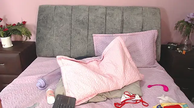 AuroraBellinii live cam on StripChat
