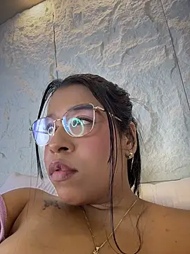 Marianna_uzcategui live cam on StripChat