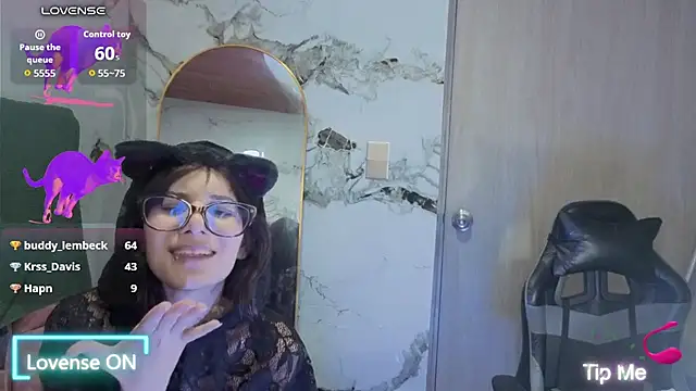 Victorycat_v live cam on StripChat