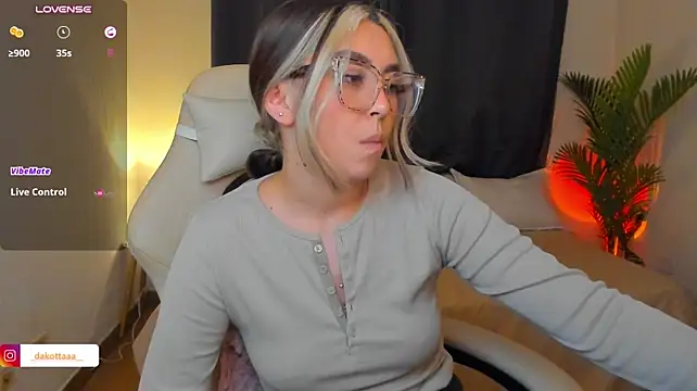 dakottaa_