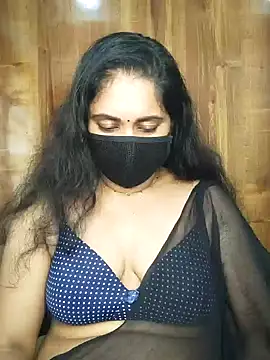 doly_thebubbly live cam on StripChat