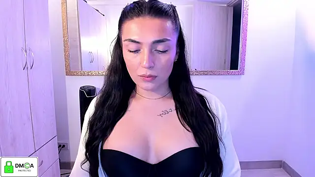 EricaVanderhill live cam on StripChat