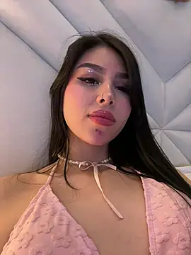 Helena_Whaite live cam on StripChat