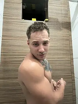 roberthrichardc live cam on StripChat