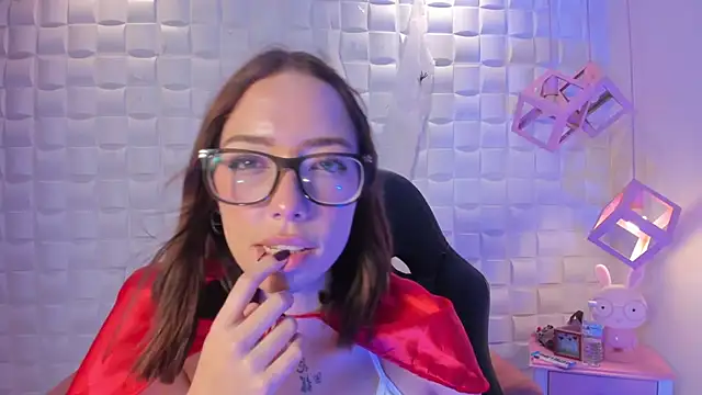 HarperrWest live cam on StripChat