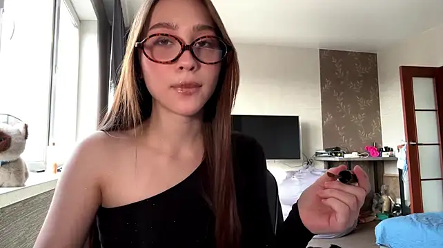 anglaedgehill (F teen) - air kiss