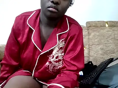 Sweetbigass_baby live cam on StripChat