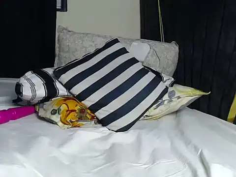 leylawalker live cam on StripChat
