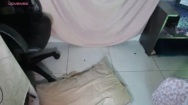 Abyluna live cam on StripChat
