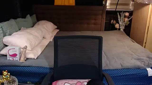 xheavenlytrans live cam on StripChat
