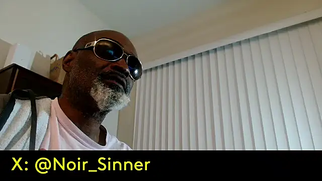 sinnernoir live cam on StripChat