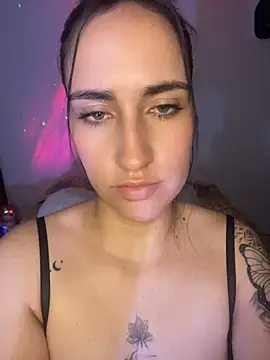 tamysweet_02 (F young) - A night full of surprises. 🖤