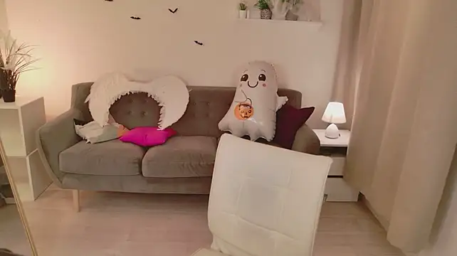 lily_mio (F young) - slow dance