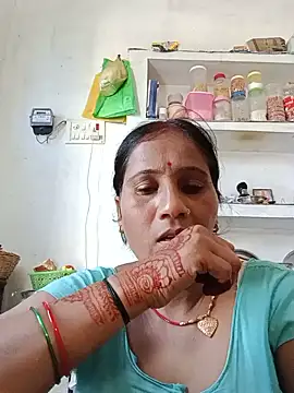 Pariraja_cute live cam on StripChat