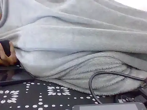Young_Cie live cam on StripChat
