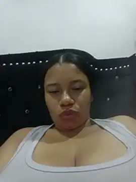 Hannaa_watsoon live cam on StripChat