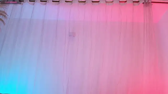 HarryLaurent18 live cam on StripChat