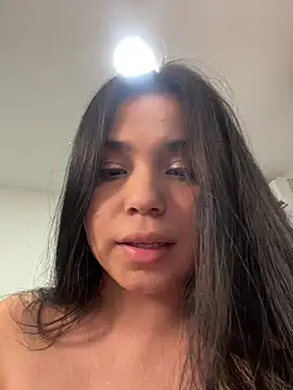 Aurora_flower live cam on StripChat