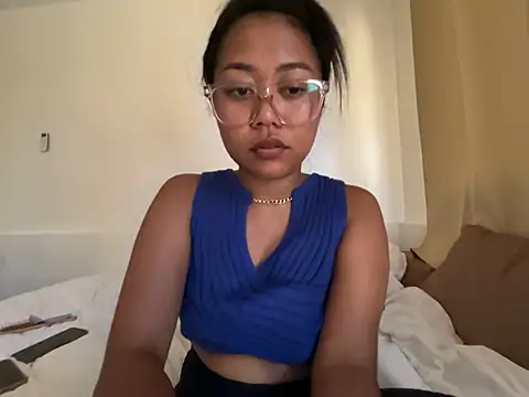 Juliet_official_pro live cam on StripChat