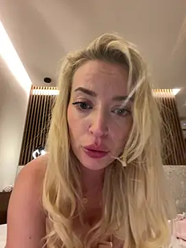 Katharina_Wagner live cam on StripChat