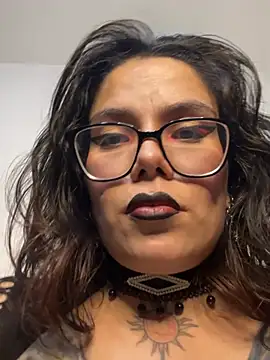 Esmeralda_hairy live cam on StripChat